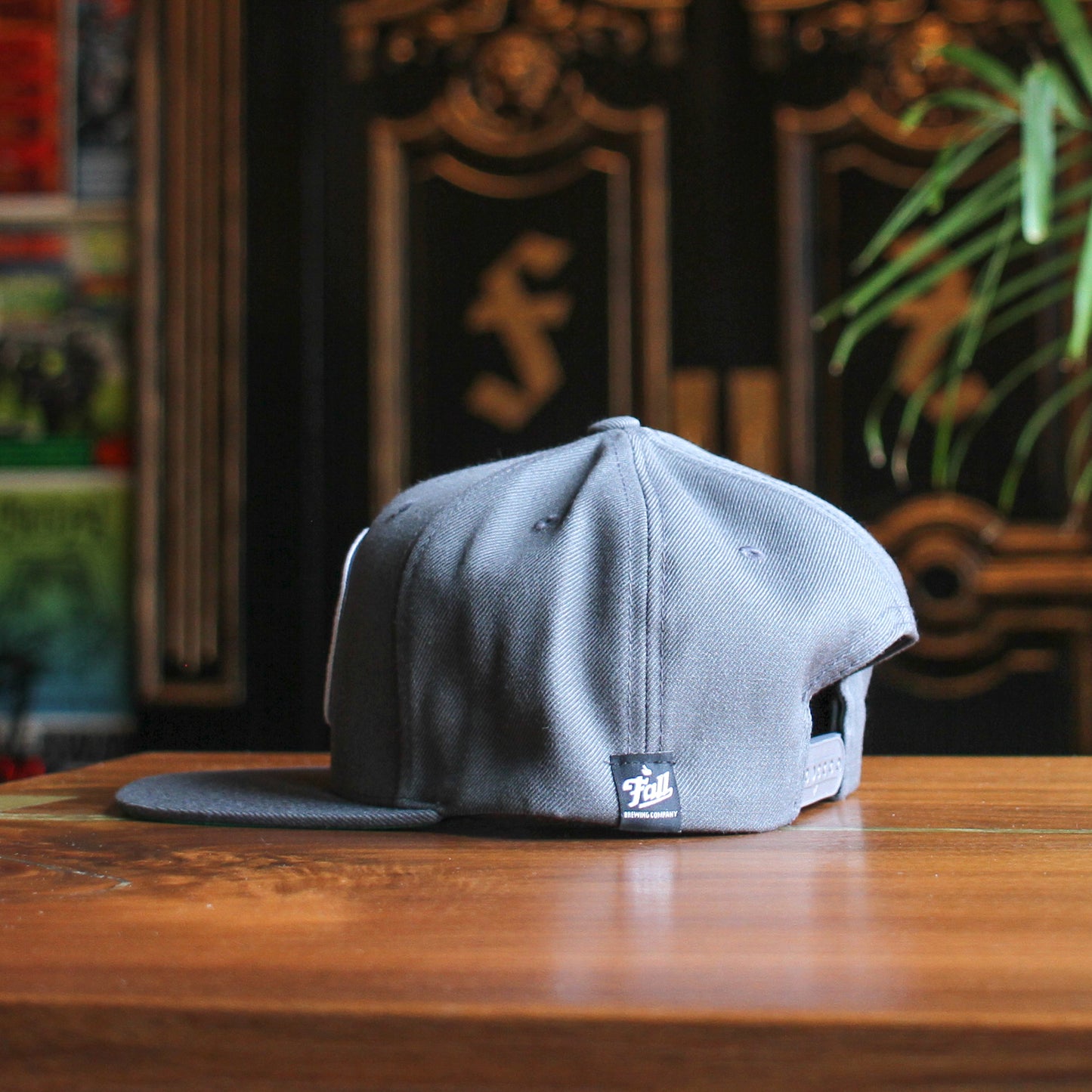 Wolf Snapback Hat - Grey