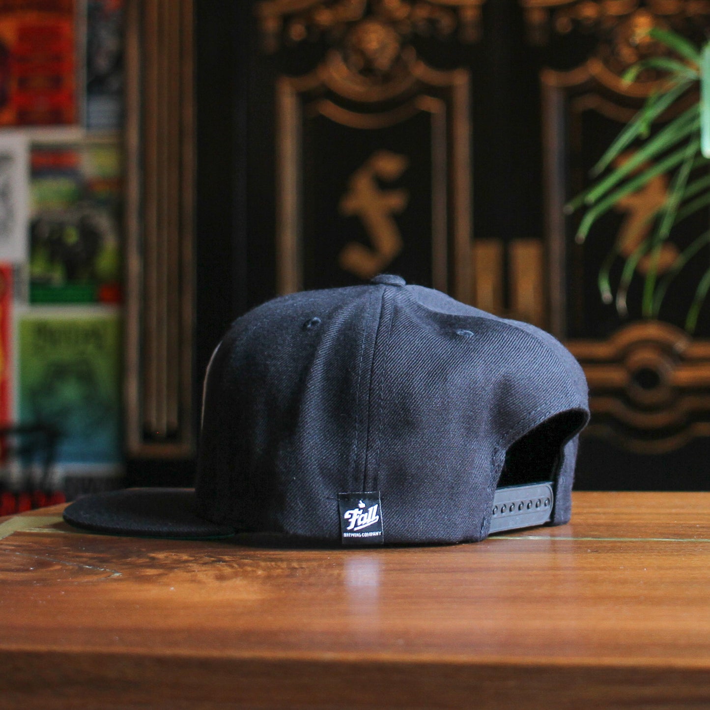 Wolf Snapback Hat - Black
