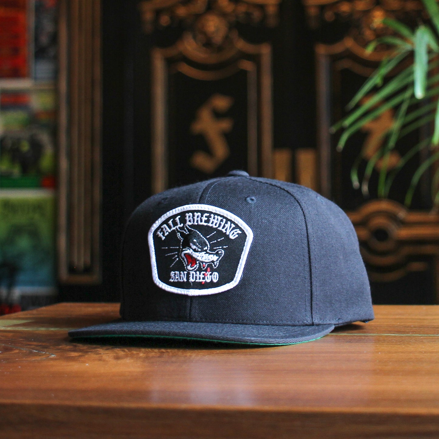 Wolf Snapback Hat - Black