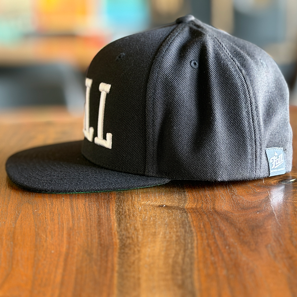 FALL HAT BLACK WHITE